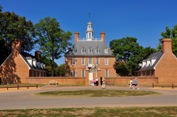 Stroll Through the Colonial Era on Duke of Gloucester Street